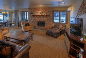 Bear Claw 315 - Ski-in Ski-out Condo!